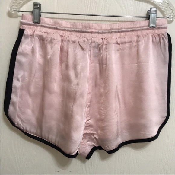 FOREVER 21 Shorts Light Pink & - Picture 2 of 7